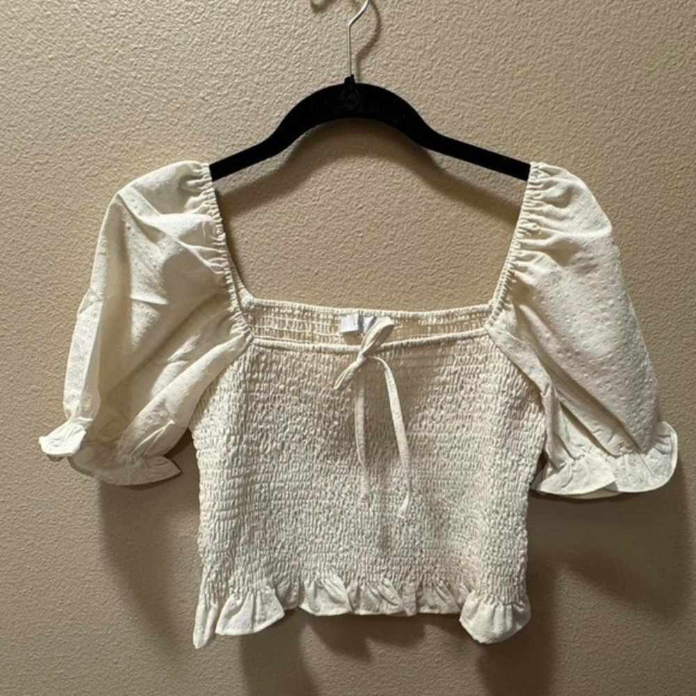 Lilou cream crop top with ruffled sleeves and tie detail size M